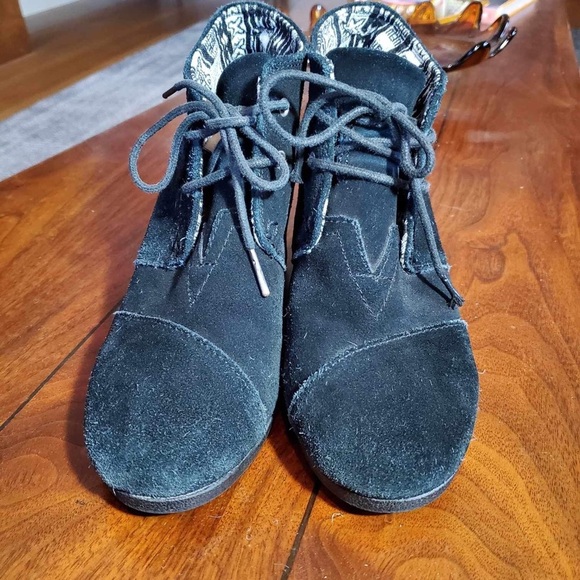 Toms Desert Wedge Black Suede Ankle Booties Lace Up Size 9 - Picture 3 of 9